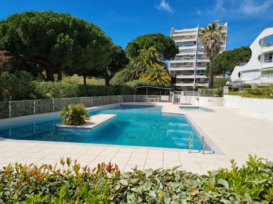 Superbe T2 Tout Confort 3 Etoiles, Entierement Renove Avec Piscine, Parking, Clim, Wifi, Netflix 拉格朗德默特 外观 照片