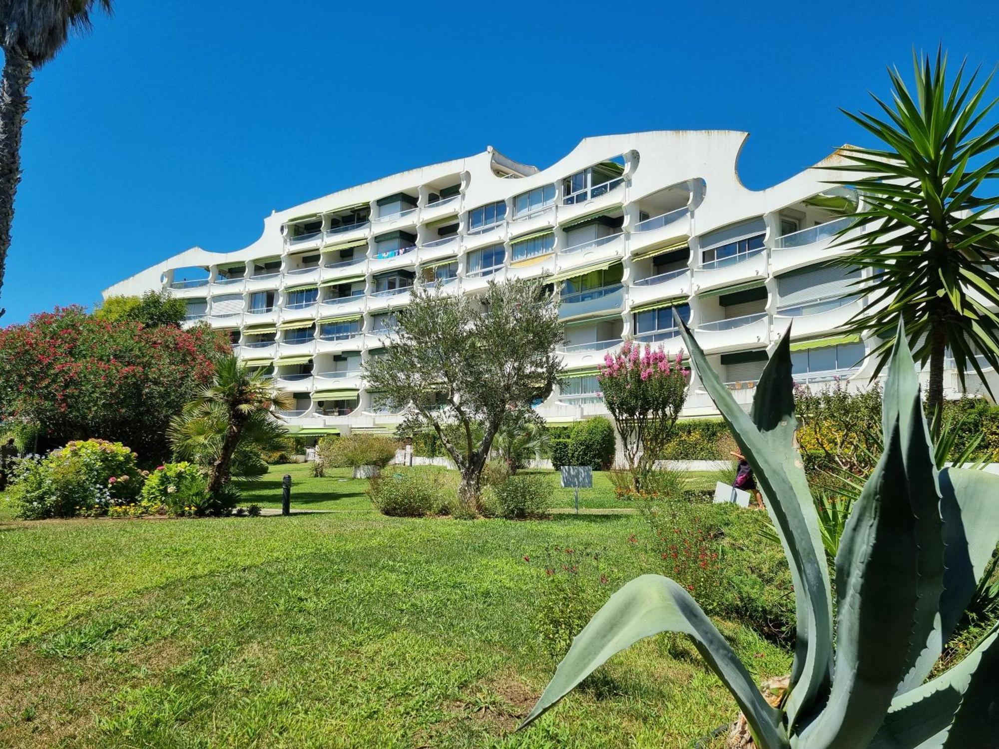 Superbe T2 Tout Confort 3 Etoiles, Entierement Renove Avec Piscine, Parking, Clim, Wifi, Netflix 拉格朗德默特 外观 照片