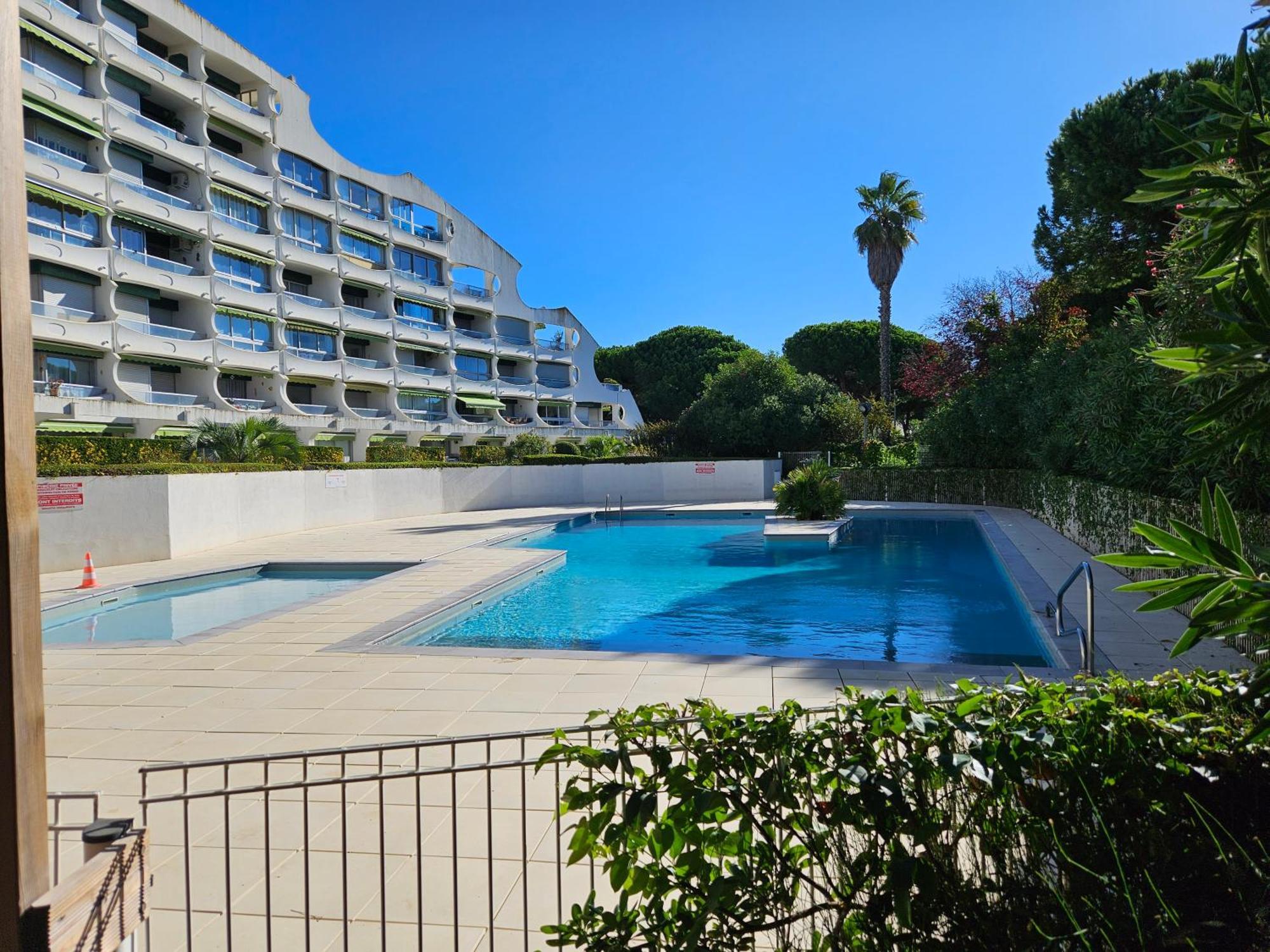 Superbe T2 Tout Confort 3 Etoiles, Entierement Renove Avec Piscine, Parking, Clim, Wifi, Netflix 拉格朗德默特 外观 照片